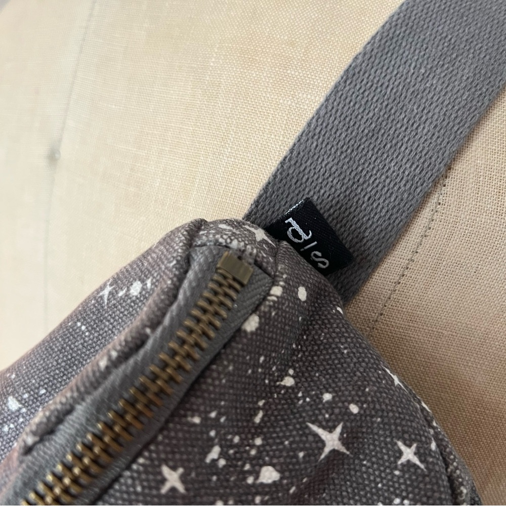Gray Star Patterned Hip Pack - Picture 2 of 4